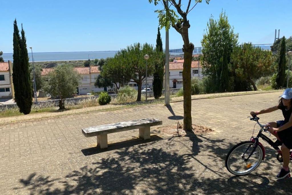 Quarto Duplo Parque Tejo, Com Wc Hotel Bobadela Kültér fotó